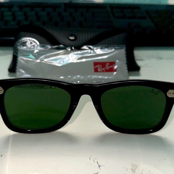 SPECIAL SERIES #8 Ray Ban Wayfarer London Print EUC - Picture 9 of 16